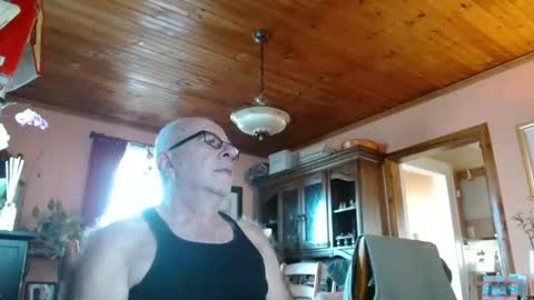 Snapshot of mauriceandre chatting on March 2025 01:45:01 PM Maurice online show from March 2025 01:45:01 PM