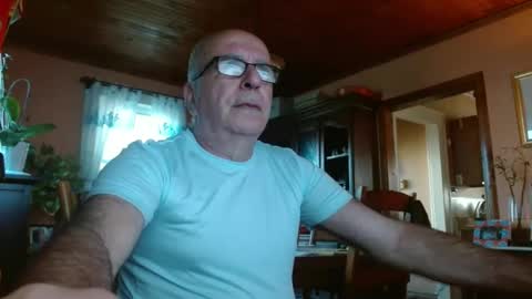 Snapshot of mauriceandre chatting on October 2025 12:22:02 PM Maurice online show from October 2025 12:22:02 PM