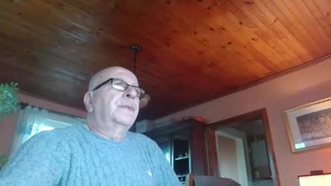 Snapshot of mauriceandre chatting on April 2026 10:46:01 AM Maurice online show from April 2026 10:46:01 AM