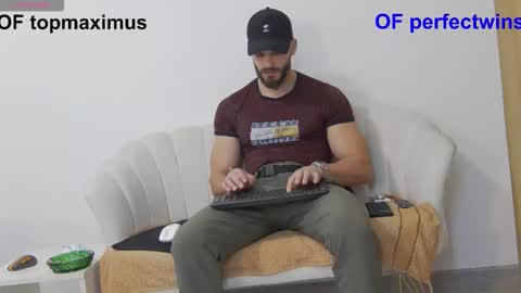 Snapshot of mauro_real_man chatting on November 2025 07:03:01 PM mauro_real_man online show from November 2025 07:03:01 PM