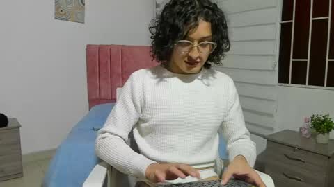 Snapshot of maverick_angel chatting on April 2026 05:18:01 PM Maverick online show from April 2026 05:18:01 PM