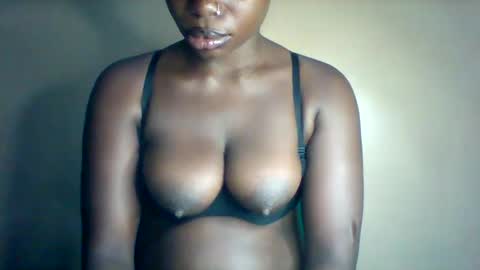 Snapshot of maverlous_pussy900 chatting on April 2026 01:17:02 AM Maverlous pussy online show from April 2026 01:17:02 AM