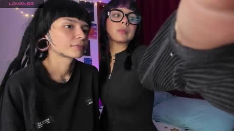 Snapshot of mavimist_ chatting on March 2026 02:06:01 AM mavimist_ online show from March 2026 02:06:01 AM