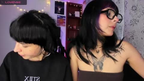 Snapshot of mavimist_ chatting on April 2026 10:12:02 PM mavimist_ online show from April 2026 10:12:02 PM