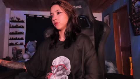 Snapshot of mavis_fuentes chatting on December 2024 04:01:01 AM Hilary online show from December 2024 04:01:01 AM