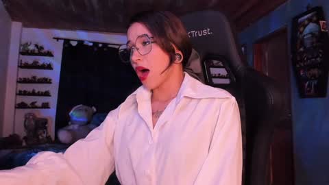 Snapshot of mavis_fuentes chatting on December 2024 11:39:01 PM Hilary online show from December 2024 11:39:01 PM