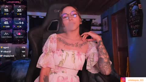 Snapshot of mavis_fuentes chatting on December 2024 01:12:01 AM Hilary online show from December 2024 01:12:01 AM