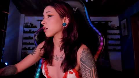 Snapshot of mavis_fuentes chatting on February 2025 11:47:02 PM Hilary online show from February 2025 11:47:02 PM