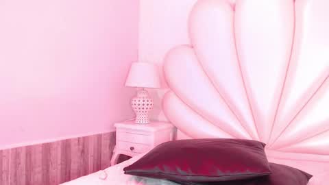 mavismanson  online show from October 2025 09:32:02 PM