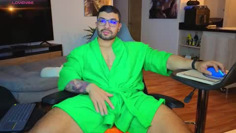 Max online show from November 2025 02:55:01 AM