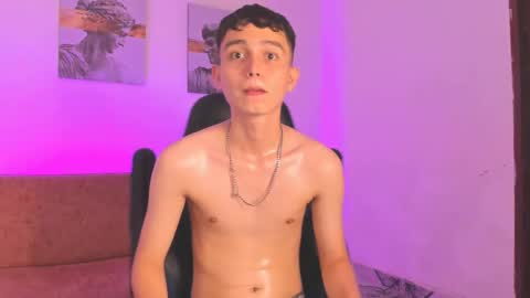 max_ferrer1 online show from February 2026 06:56:02 PM