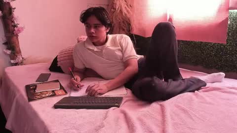 Snapshot of max_gold01 chatting on April 2026 03:42:02 PM Max online show from April 2026 03:42:02 PM