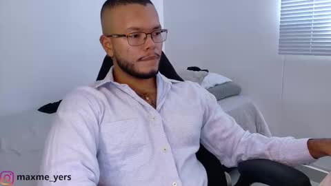 max_meyer online show from October 2025 07:41:01 PM