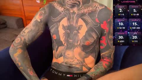 Snapshot of max_reaves chatting on December 2024 02:30:02 AM online show from December 2024 02:30:02 AM