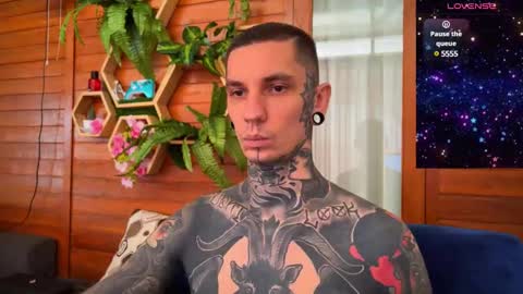 Snapshot of max_reaves chatting on December 2024 06:56:02 AM online show from December 2024 06:56:02 AM