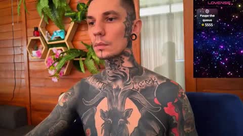 Snapshot of max_reaves chatting on December 2024 05:56:01 AM online show from December 2024 05:56:01 AM