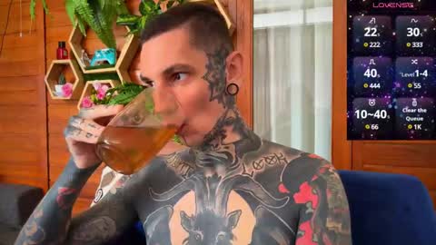 Snapshot of max_reaves chatting on December 2024 02:43:02 AM online show from December 2024 02:43:02 AM