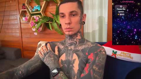 Snapshot of max_reaves chatting on December 2024 05:05:02 AM online show from December 2024 05:05:02 AM