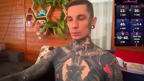 Snapshot of max_reaves chatting on December 2024 02:01:02 AM online show from December 2024 02:01:02 AM