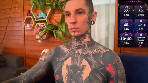 Snapshot of max_reaves chatting on December 2024 02:14:02 AM online show from December 2024 02:14:02 AM