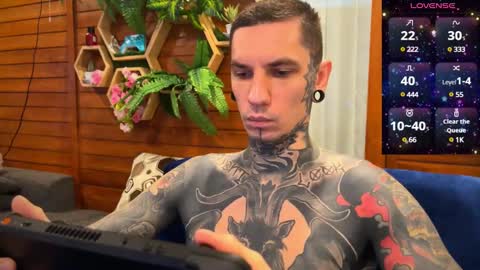 Snapshot of max_reaves chatting on December 2024 01:50:01 AM online show from December 2024 01:50:01 AM