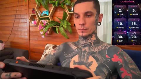 Snapshot of max_reaves chatting on December 2024 06:16:02 AM online show from December 2024 06:16:02 AM