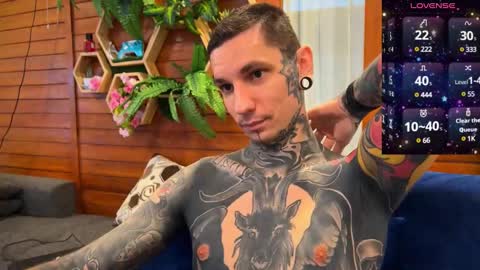 Snapshot of max_reaves chatting on January 2025 02:00:02 AM online show from January 2025 02:00:02 AM