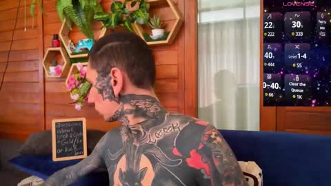 Snapshot of max_reaves chatting on January 2025 02:17:01 AM online show from January 2025 02:17:01 AM