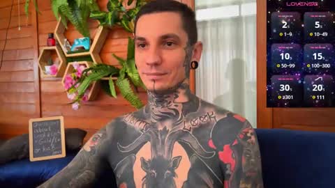 Snapshot of max_reaves chatting on January 2025 05:59:01 AM online show from January 2025 05:59:01 AM