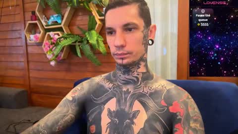 Snapshot of max_reaves chatting on January 2025 02:46:02 AM online show from January 2025 02:46:02 AM