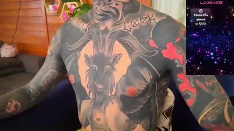 Snapshot of max_reaves chatting on January 2025 06:39:01 AM online show from January 2025 06:39:01 AM