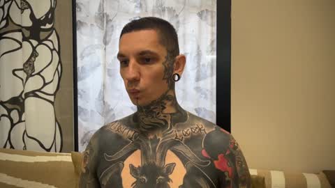 Snapshot of max_reaves chatting on January 2025 08:18:02 AM online show from January 2025 08:18:02 AM