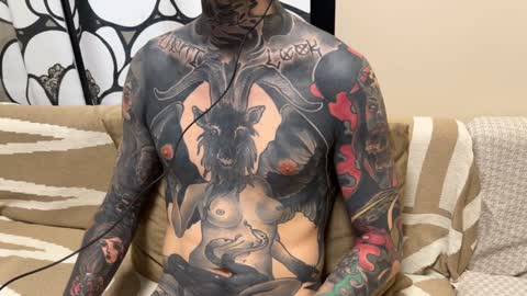 Snapshot of max_reaves chatting on January 2025 07:11:02 AM online show from January 2025 07:11:02 AM