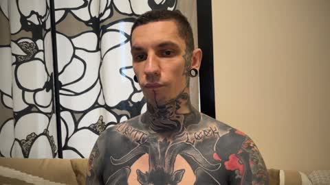 Snapshot of max_reaves chatting on January 2025 10:32:01 AM online show from January 2025 10:32:01 AM