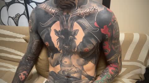 Snapshot of max_reaves chatting on January 2025 06:45:01 AM online show from January 2025 06:45:01 AM