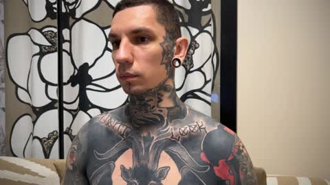 Snapshot of max_reaves chatting on January 2025 06:17:02 AM online show from January 2025 06:17:02 AM