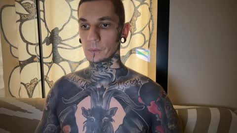 Snapshot of max_reaves chatting on January 2025 12:22:02 PM online show from January 2025 12:22:02 PM