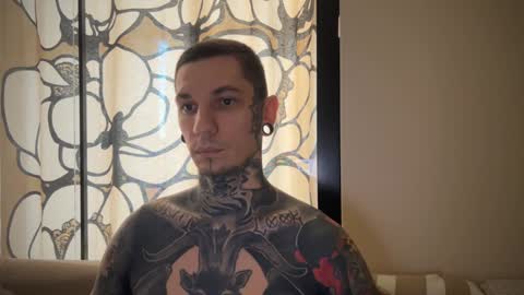 Snapshot of max_reaves chatting on January 2025 06:09:01 AM online show from January 2025 06:09:01 AM