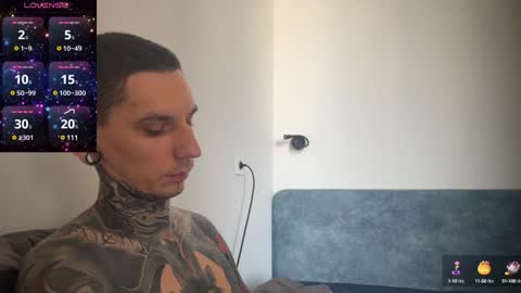 Snapshot of max_reaves chatting on February 2025 10:48:02 AM online show from February 2025 10:48:02 AM