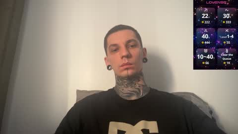 Snapshot of max_reaves chatting on February 2025 05:42:02 AM online show from February 2025 05:42:02 AM