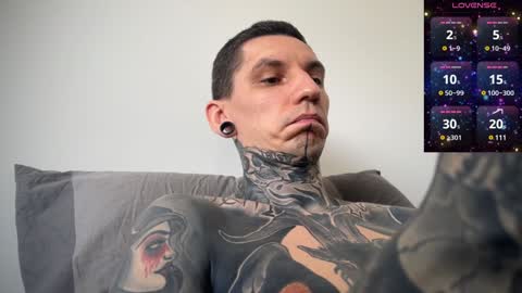 Snapshot of max_reaves chatting on February 2025 07:07:01 AM online show from February 2025 07:07:01 AM