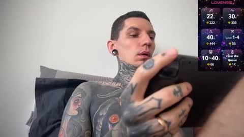 Snapshot of max_reaves chatting on February 2025 06:01:01 AM online show from February 2025 06:01:01 AM