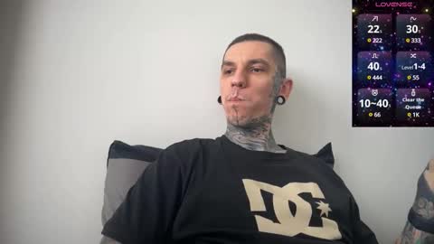 Snapshot of max_reaves chatting on February 2025 07:45:02 AM online show from February 2025 07:45:02 AM