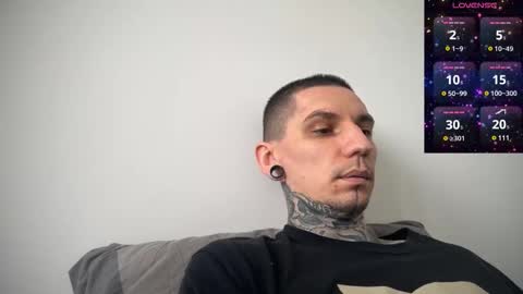 Snapshot of max_reaves chatting on February 2025 11:02:02 AM online show from February 2025 11:02:02 AM