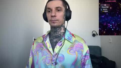 Snapshot of max_reaves chatting on March 2025 09:35:02 AM online show from March 2025 09:35:02 AM