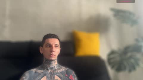 Snapshot of max_reaves chatting on September 2025 07:10:02 AM online show from September 2025 07:10:02 AM