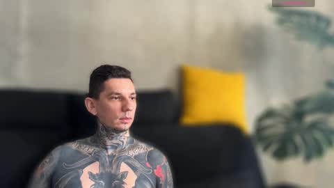 Snapshot of max_reaves chatting on September 2025 05:42:01 AM online show from September 2025 05:42:01 AM