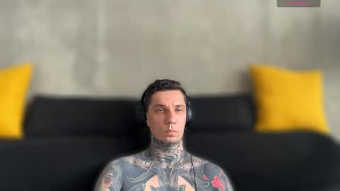 Snapshot of max_reaves chatting on September 2025 07:09:02 AM online show from September 2025 07:09:02 AM