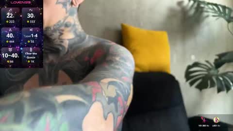 Snapshot of max_reaves chatting on October 2025 06:21:02 AM online show from October 2025 06:21:02 AM