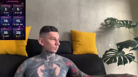 Snapshot of max_reaves chatting on October 2025 05:05:01 AM online show from October 2025 05:05:01 AM